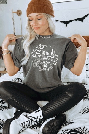 Spooky Moms Club - Comfort Colors Unisex Tee